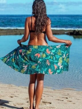 NWT Rip Skirt Hawaii Vintage Bali Jungle Print Length 1